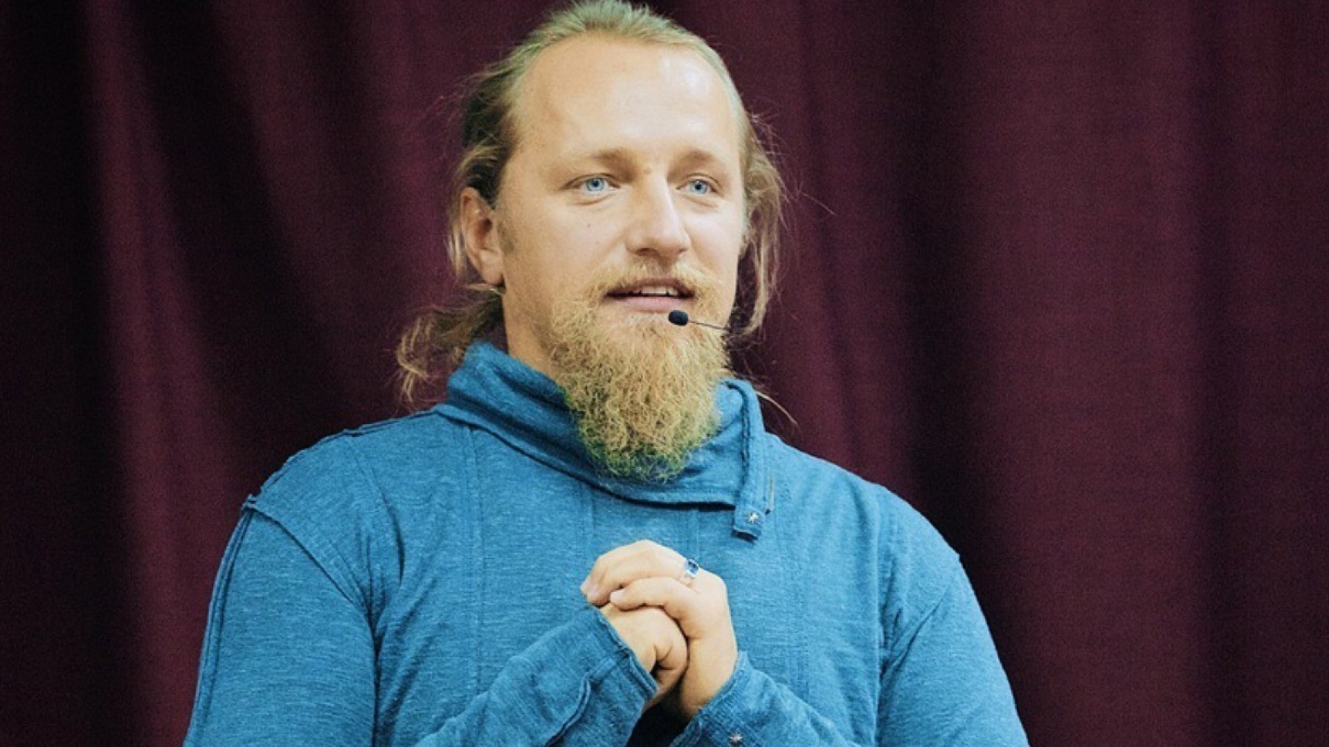 Дмитрий Троцкий: «Чем крепче у дерева корни, тем оно увереннее стоит на земле!»